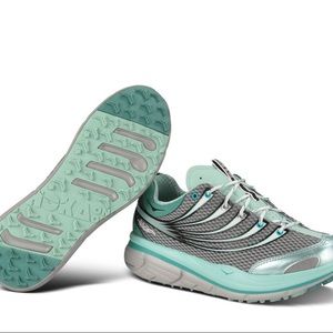 Womens HOKA Kailua Trail Running Shoes Size 9